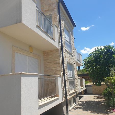 Apartmani Bepo Sveti Filip i Jakov Bagian luar foto