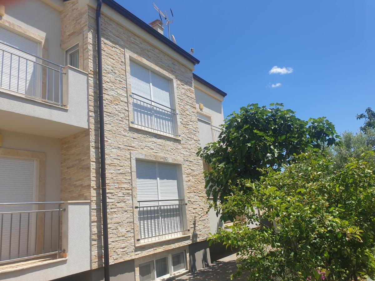 Apartmani Bepo Sveti Filip i Jakov Bagian luar foto
