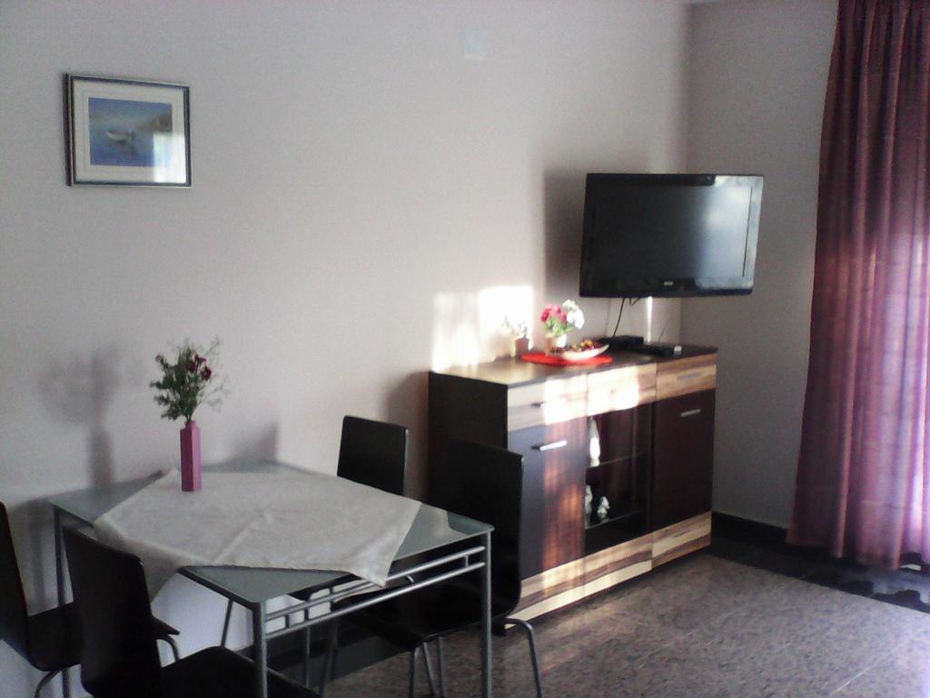 Apartmani Bepo Sveti Filip i Jakov Ruang foto
