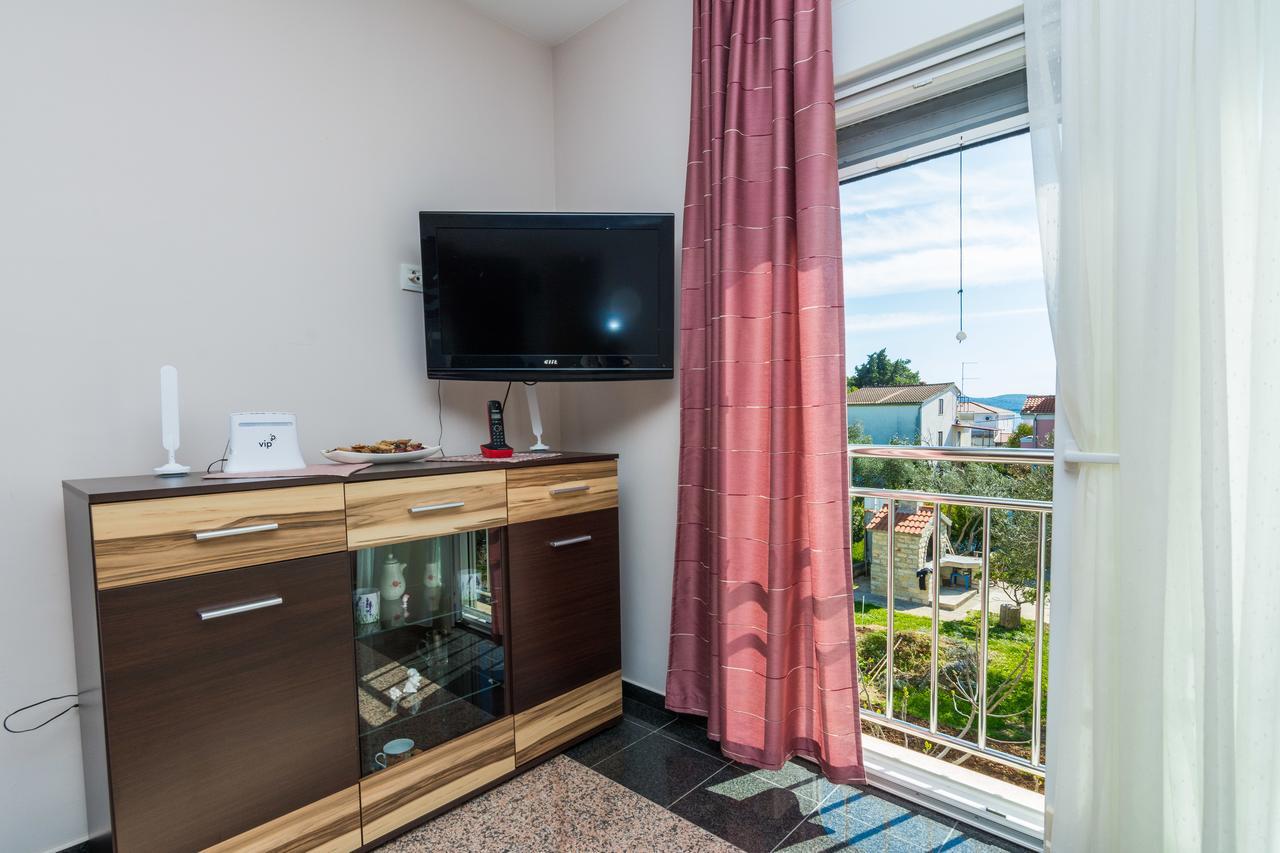 Apartmani Bepo Sveti Filip i Jakov Bagian luar foto